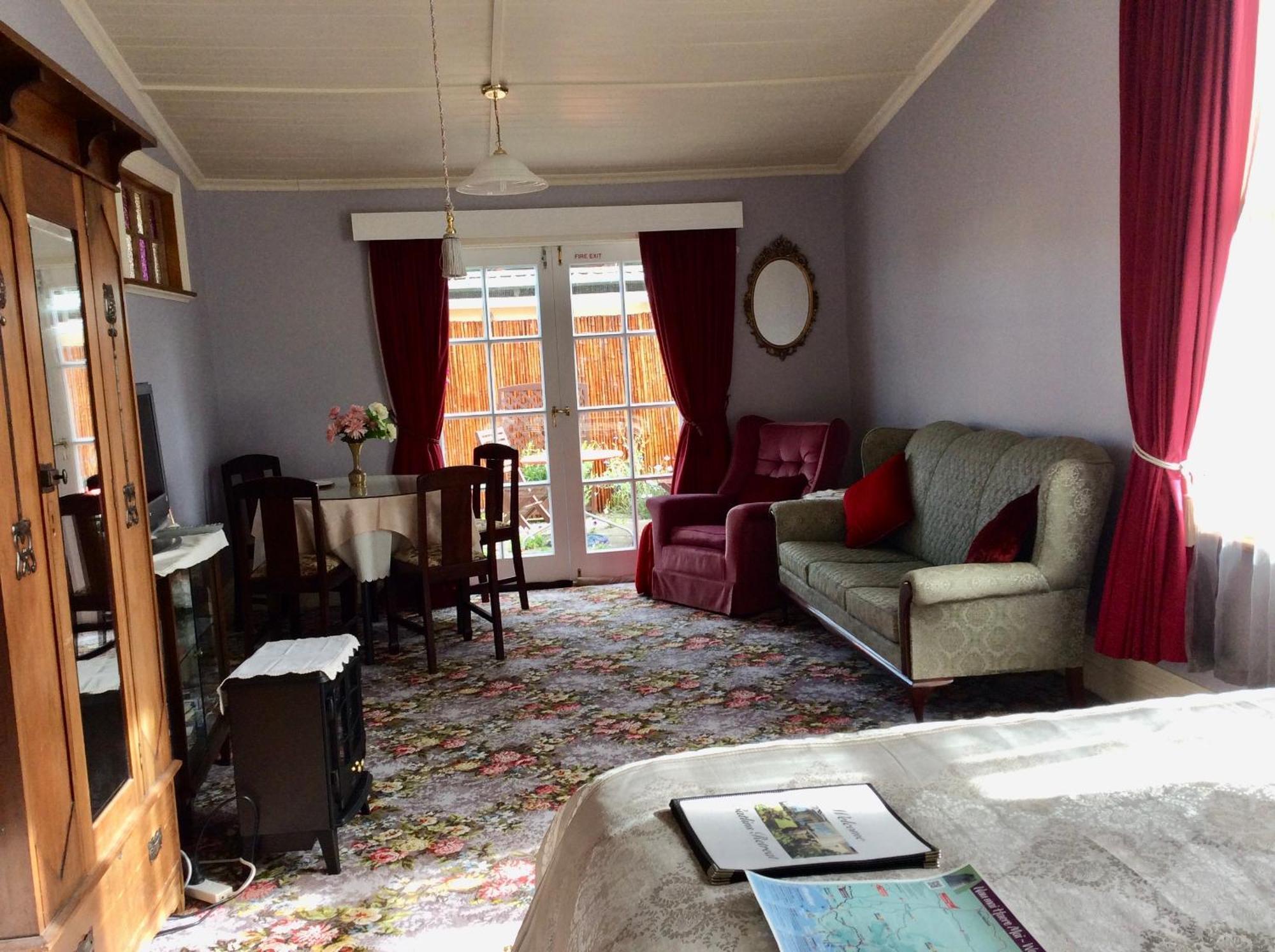 Owaka Catlins Retreat B & B מראה חיצוני תמונה