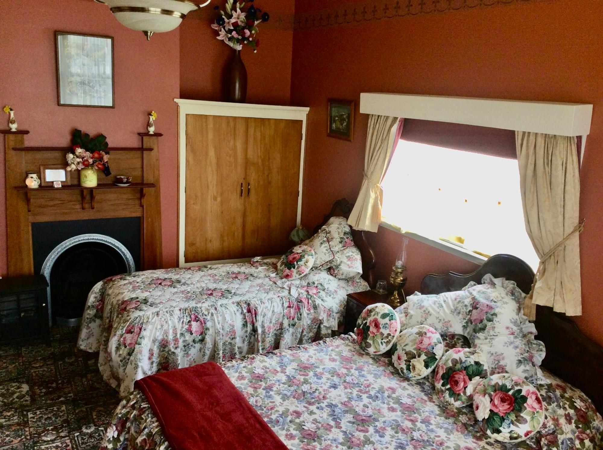 Owaka Catlins Retreat B & B מראה חיצוני תמונה